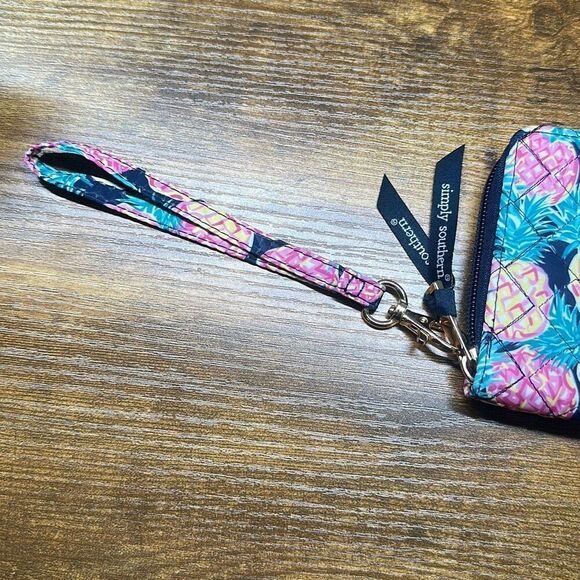 Simply Southern Pink Pineapple Wristlet Wallet Clutch - Picture 2 of 8